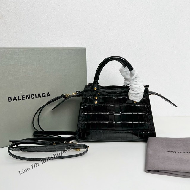 Balenciaga專櫃爆款鱷魚紋系列新版機車包 巴黎世家經典Neo Classic Mini黑金鱷魚紋手提女包 fyj1038